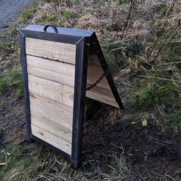A Boards and pavement signs