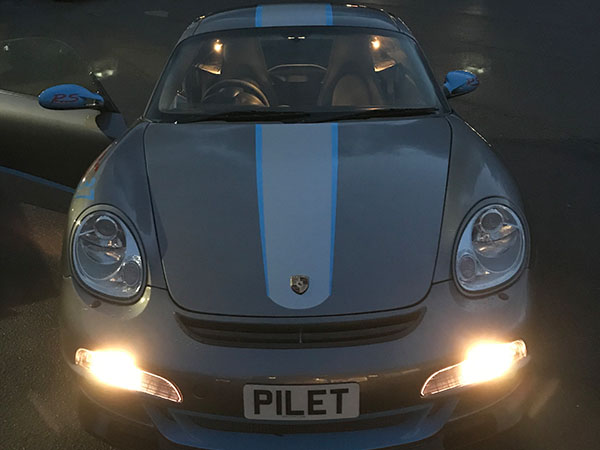 vehicle graphics and vehicle wraps