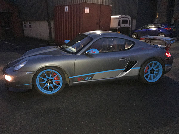 vehicle graphics and vehicle wraps