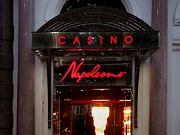 illuminated outdoor signs and signage