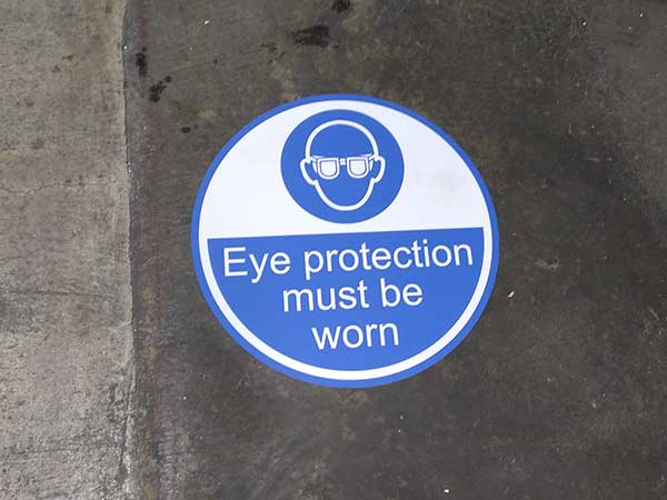 site safety signage and site safety signs and graphics